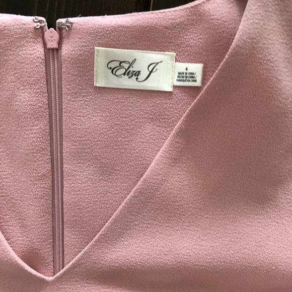 Eliza J Belle Sleeve Dress - Picture 2 of 5